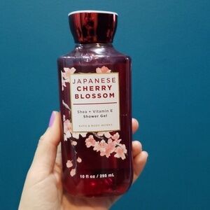 Bath & Body Works Japanese Cherry Blossom Shower Gel 295ml